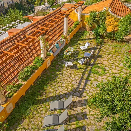 빌라 La Pistrice With Seaview And Enclosed Garden